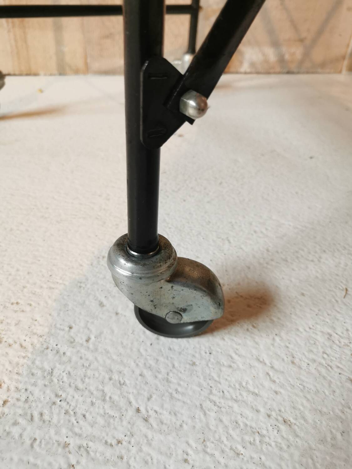 Vinyl door on wheels