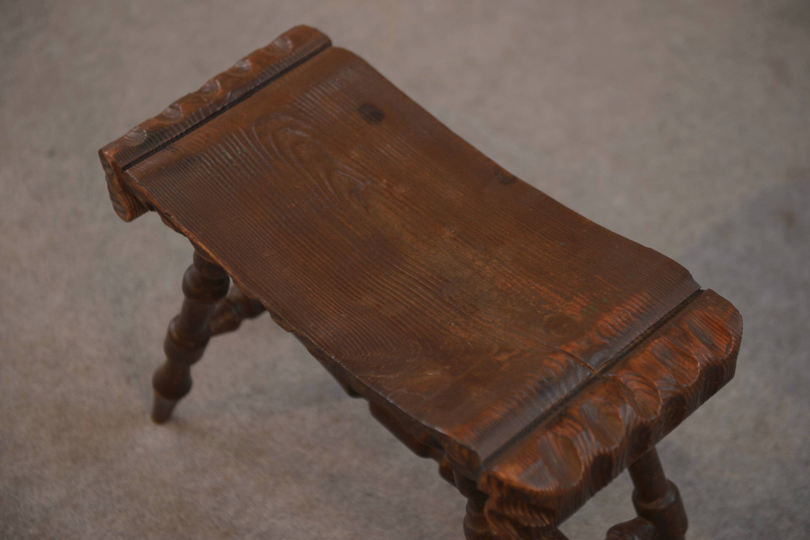 Tabouret rustique en pin 1960