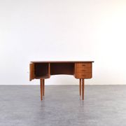 Bureau en teck danois des années 1960.