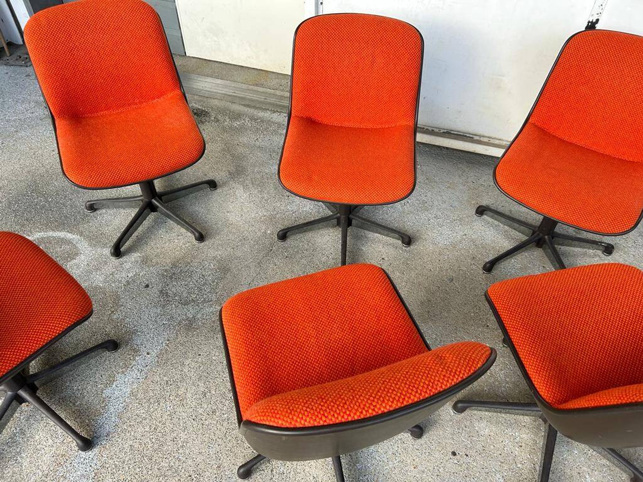 Charles Pollock (1902-1988) Series Of Six Comforto Edition Chairs Circa 1970