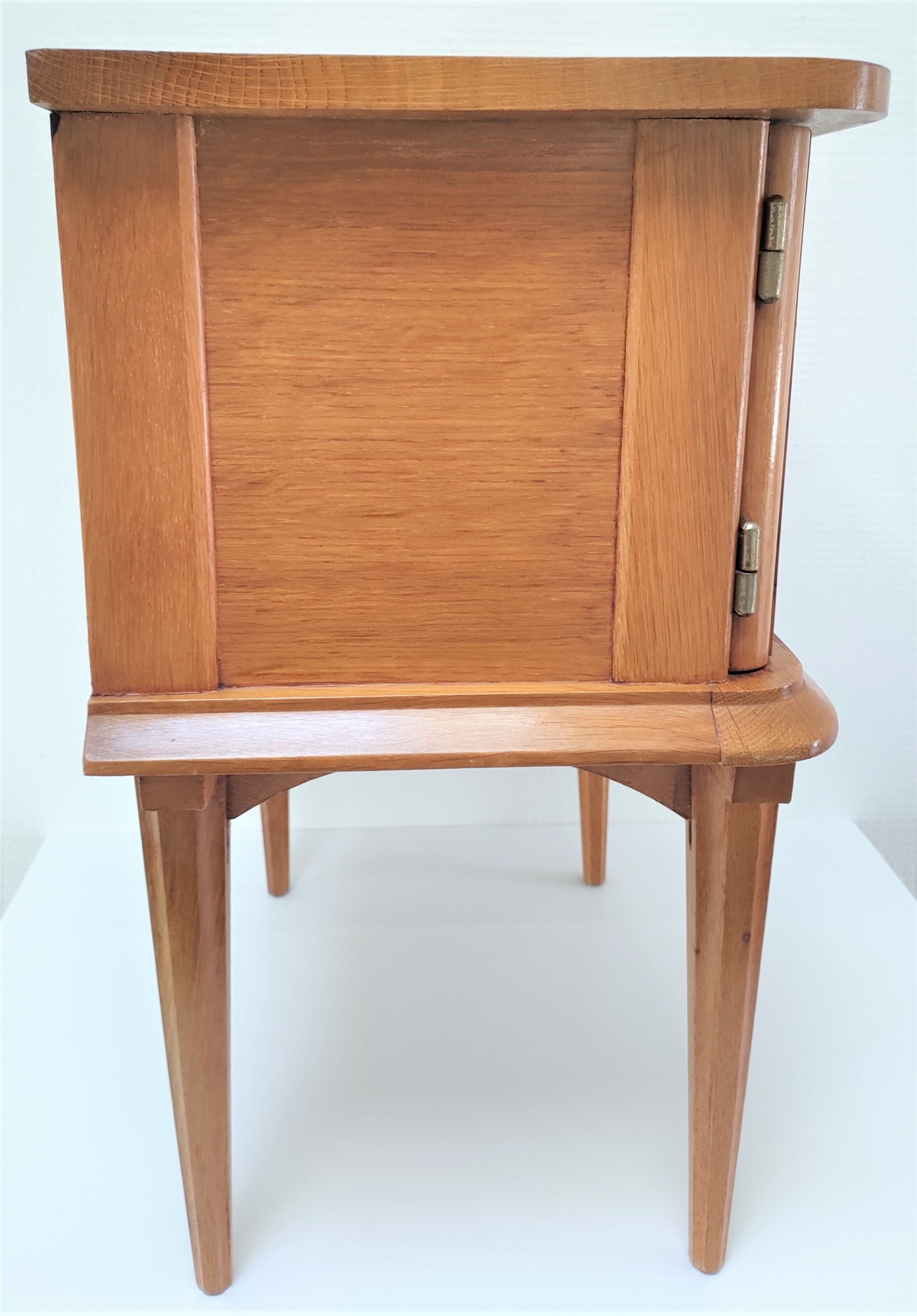 Bedside wood feet tapered 60s