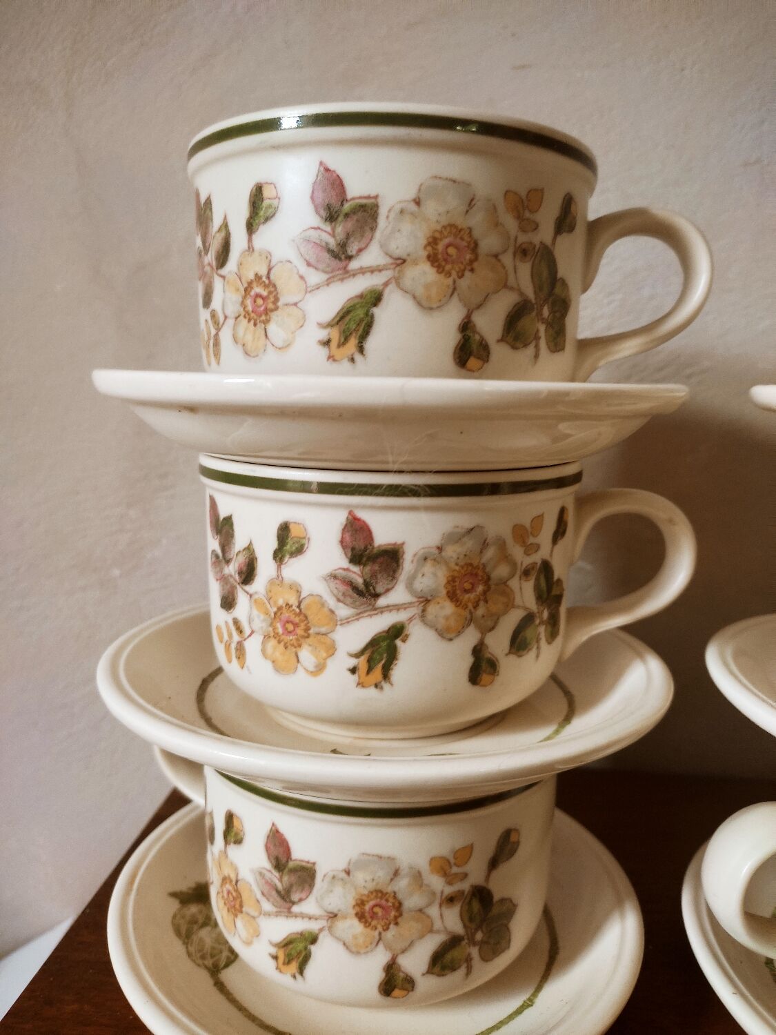 6 English tea cups or chocolate