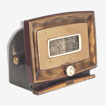 Vintage Bluetooth radio: Pathé 450 from 1952