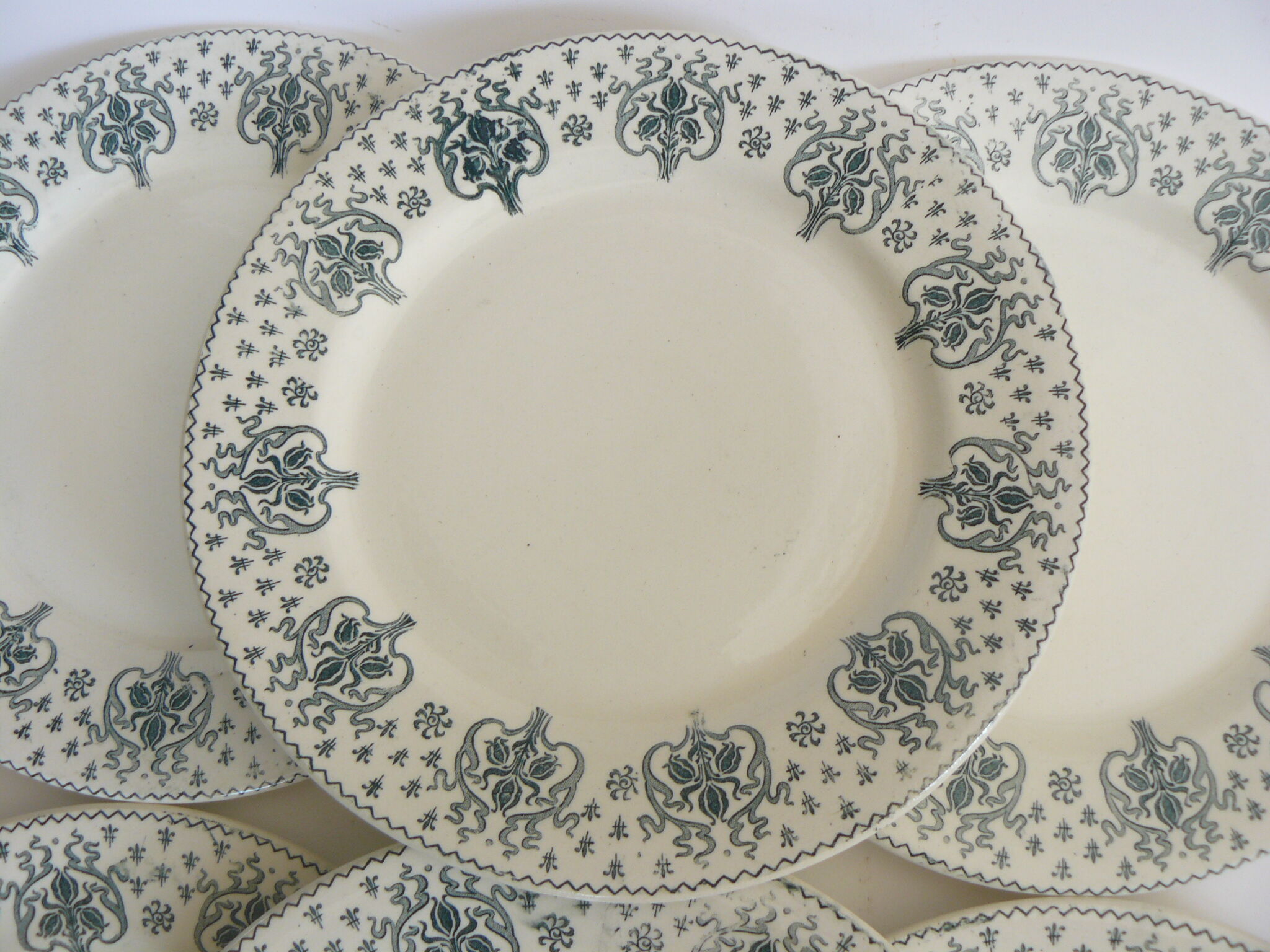 Lot of 6 flat plates iron earth of Salins, Model Palme