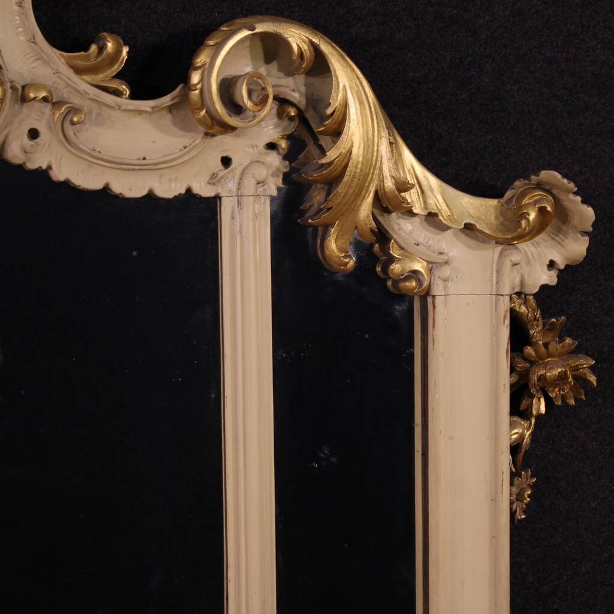 Great lacquered and gilded Louis XV style mirror from the 20th century