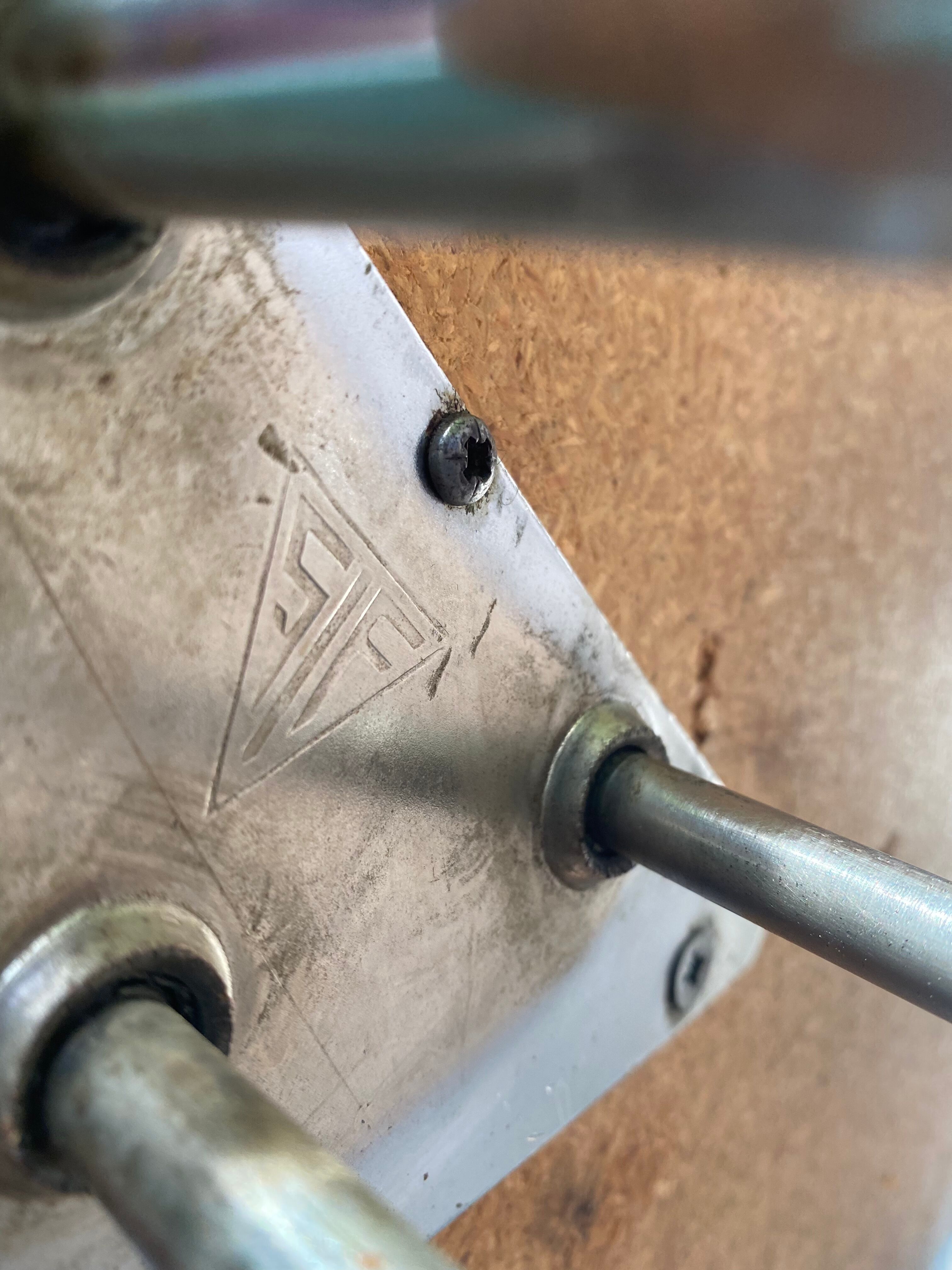 Table in formica eiffel legs