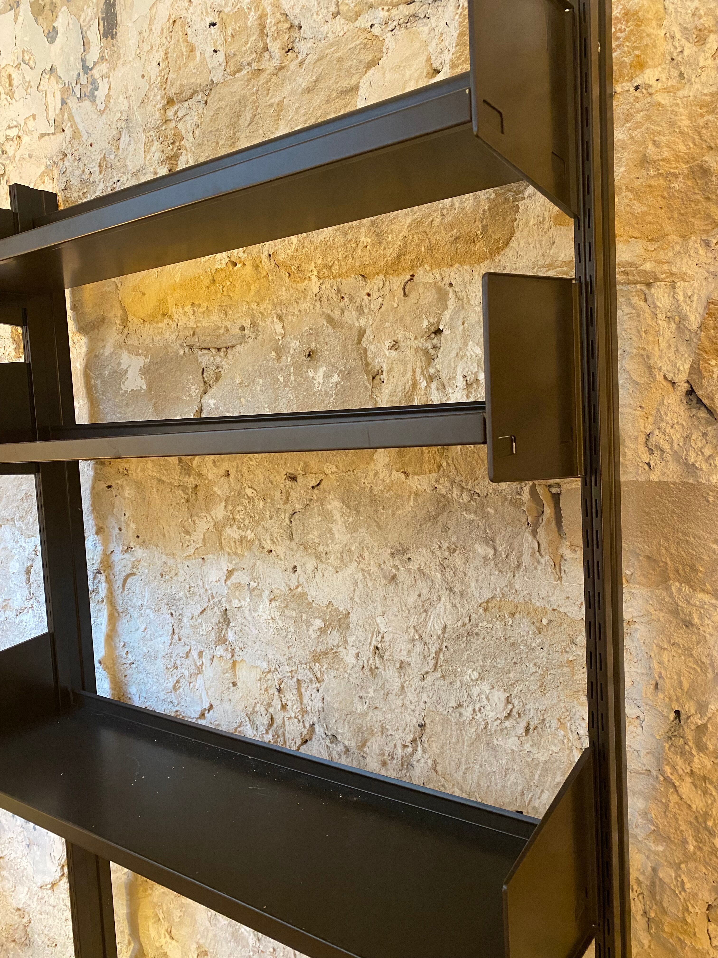 Modular metal bookcase Lips Vago / Seccose Congresso 1970