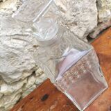ancienne carafe à whisky en verre