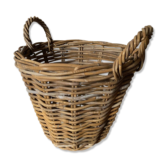 Wicker basket with two handles