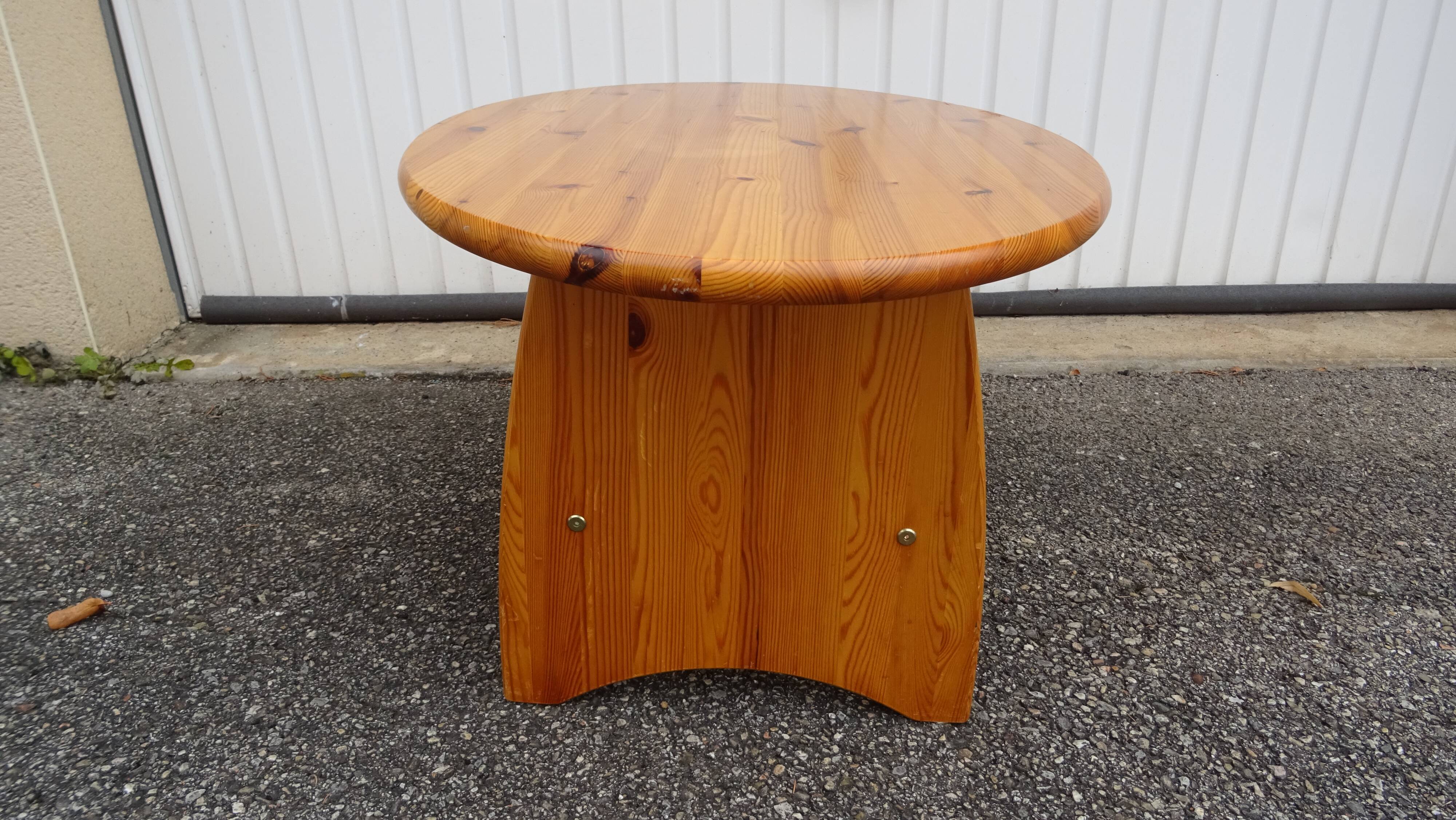 Asymmetrical coffee table in vintage pine year 70