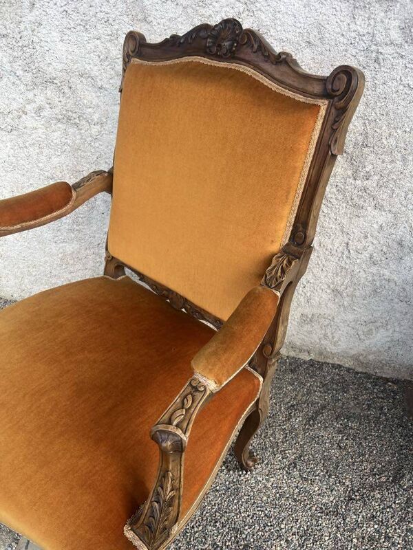 Paire de fauteuils cabriolets