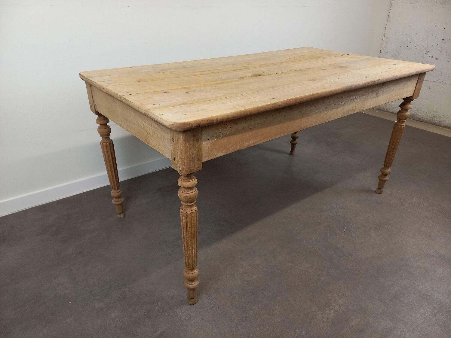 Farmhouse table