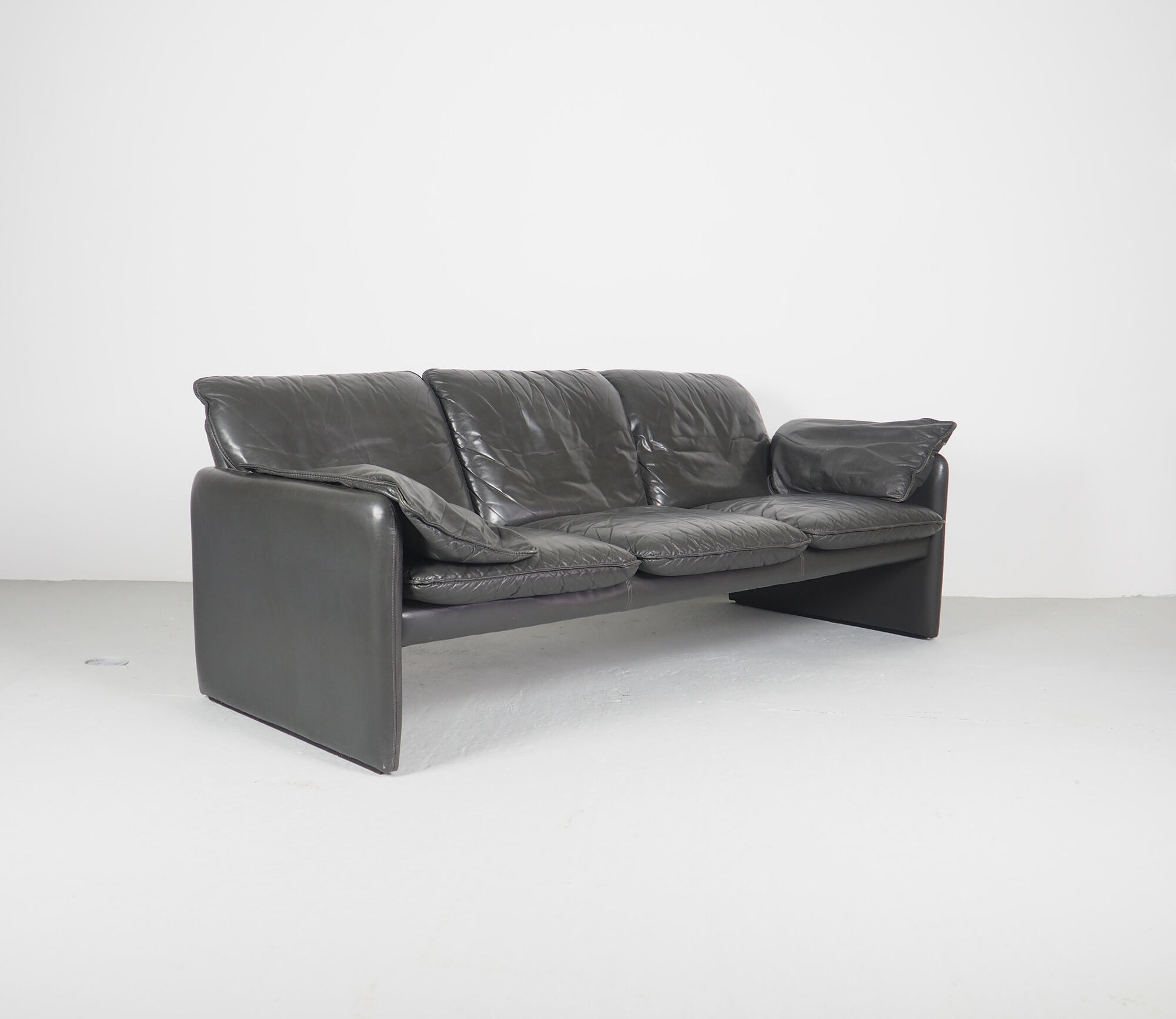Vintage grey leather sofa from Leolux, 1980