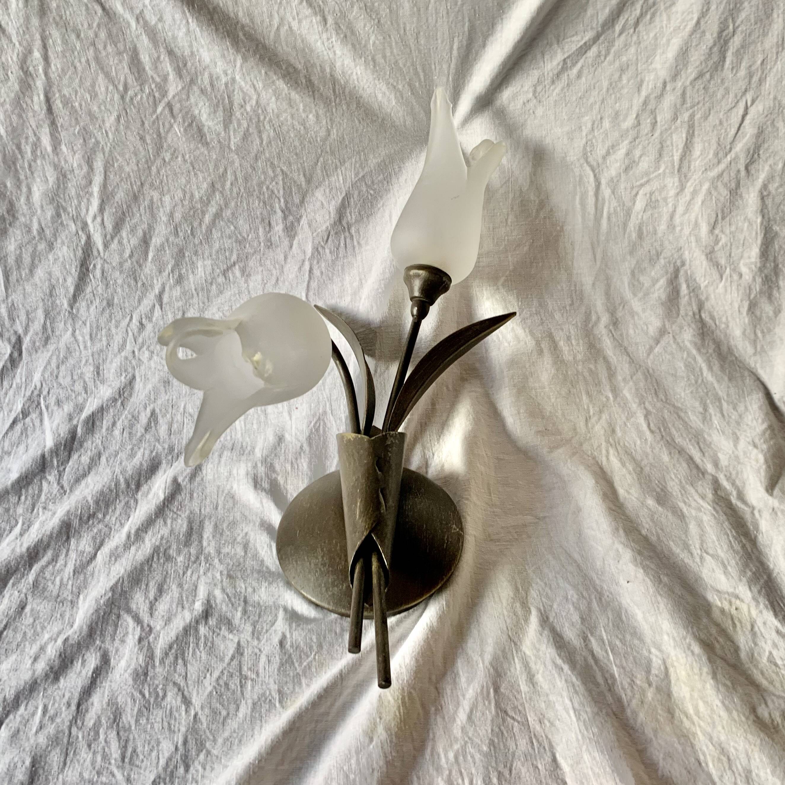 Vintage "tulip" wall light