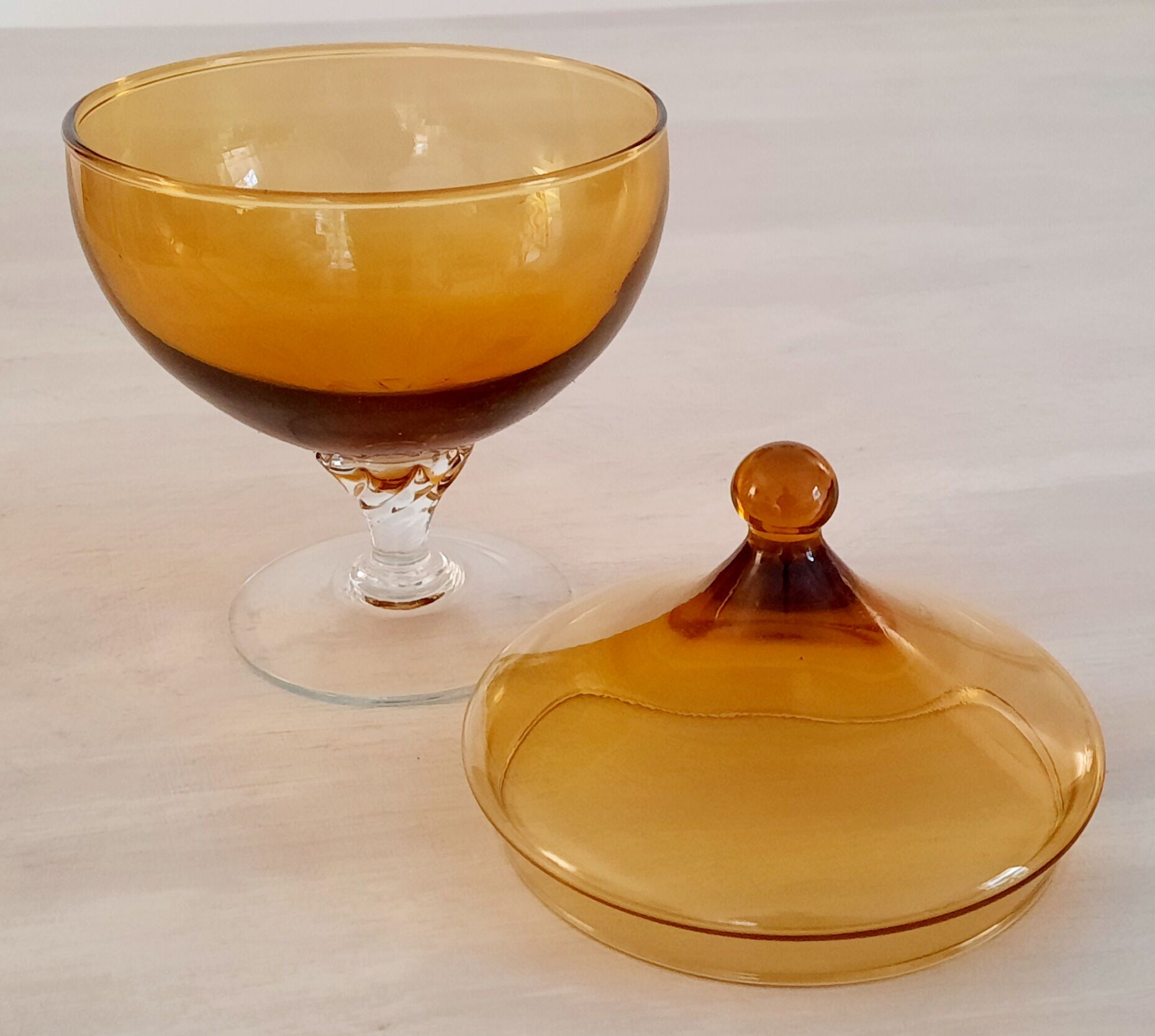 Bonbonnière, drageoir, amber coloured glass vintage