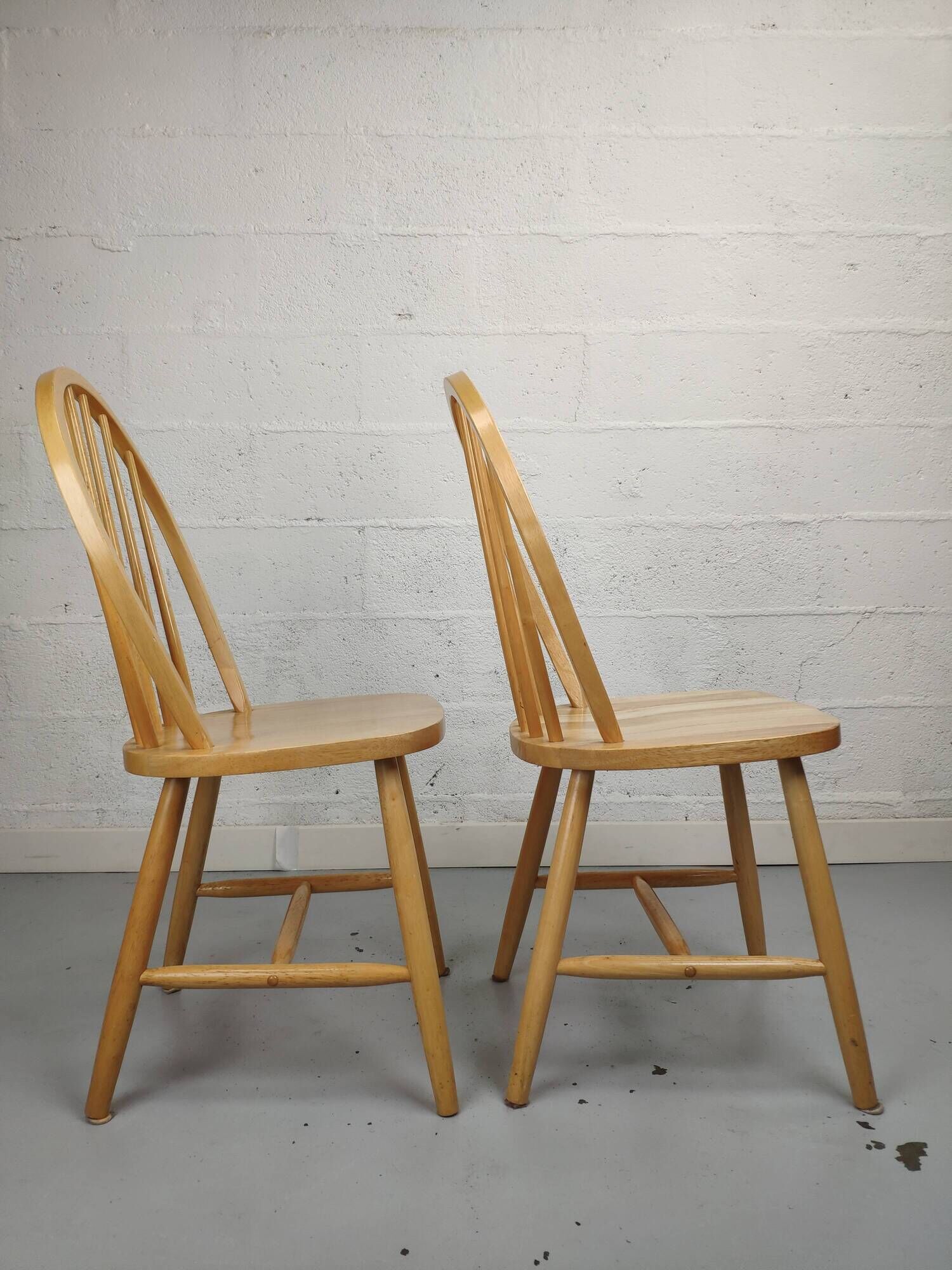 Paire de chaises en pin