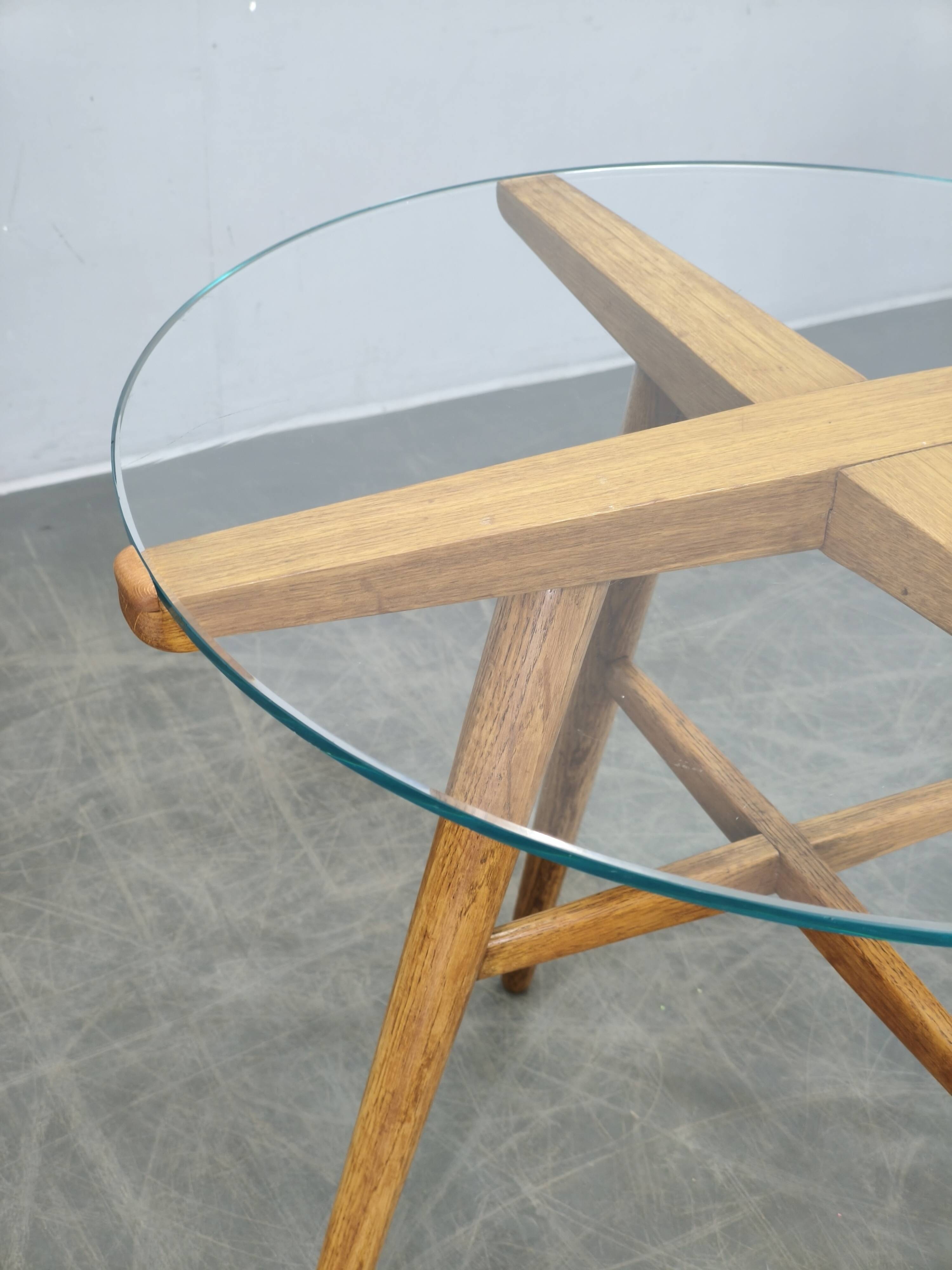 Table basse rare par Jiri Rathousky pour Krasna Jizba, années 1940.