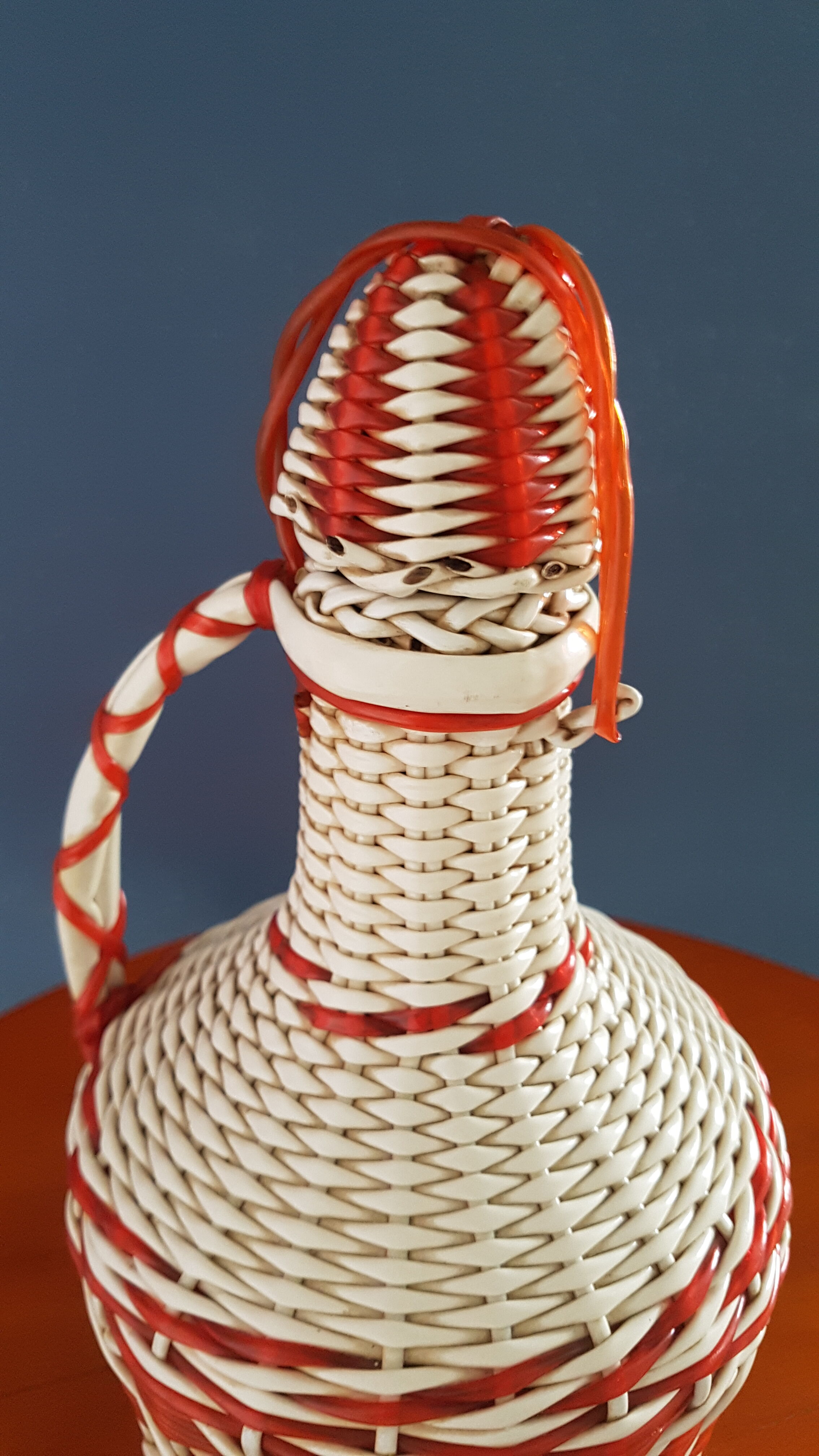 Dame Jeanne canister, scoubidou bottle