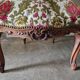 Paire de fauteuils cabriolets de style Louis XV en bois mouluré