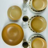 Service de table depareille -  verrerie, grès et faïence  - 6 couverts -25 pièces