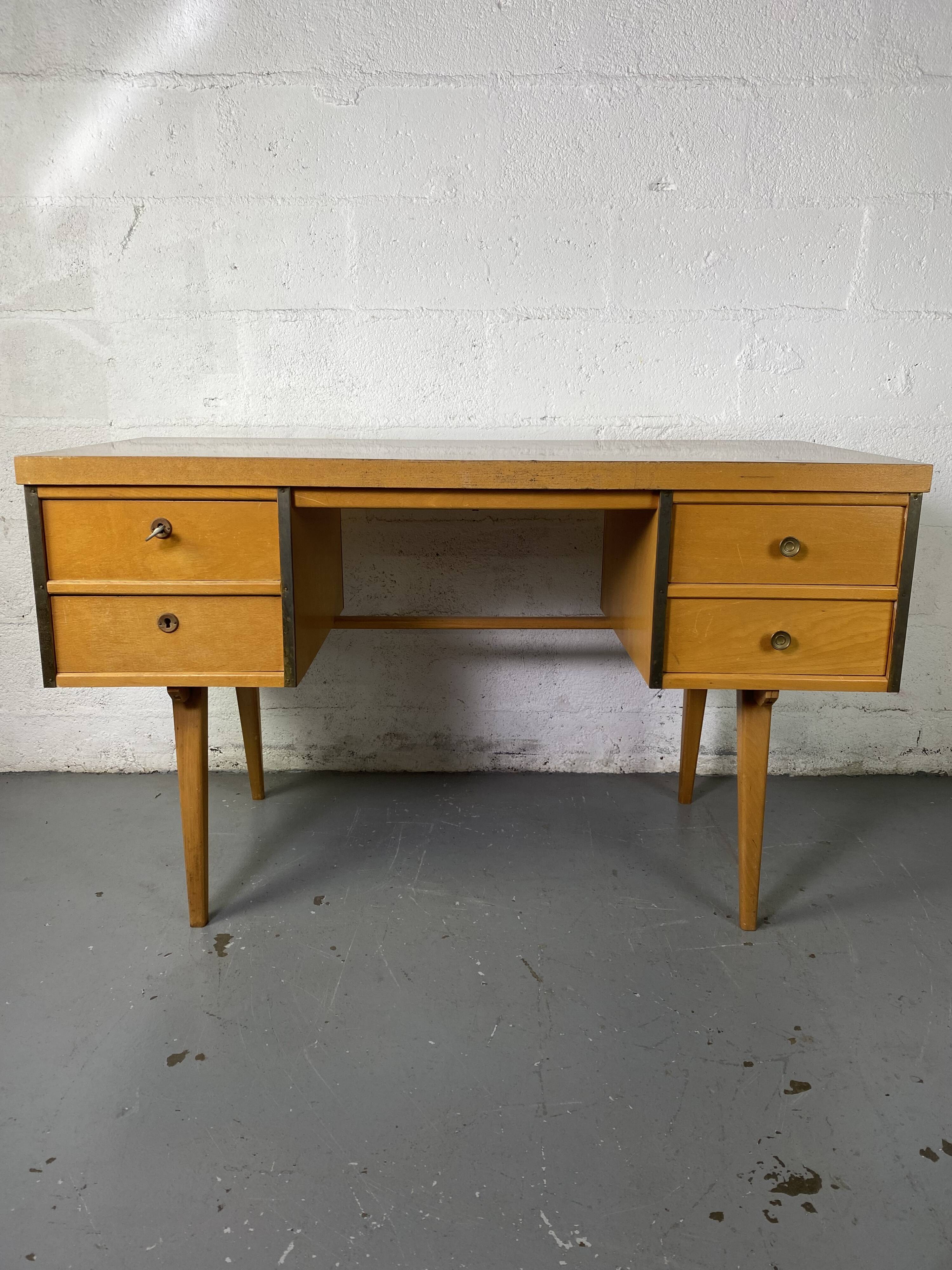 Desk Ekawerk Horn Lippe