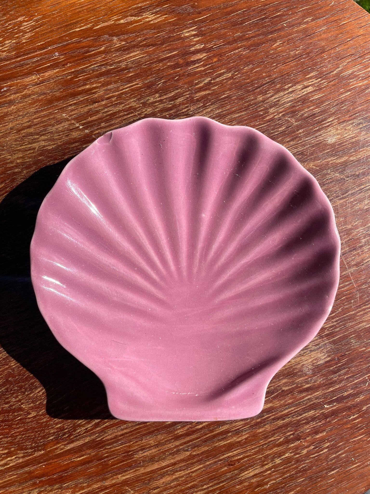 Vintage ceramic shell dish