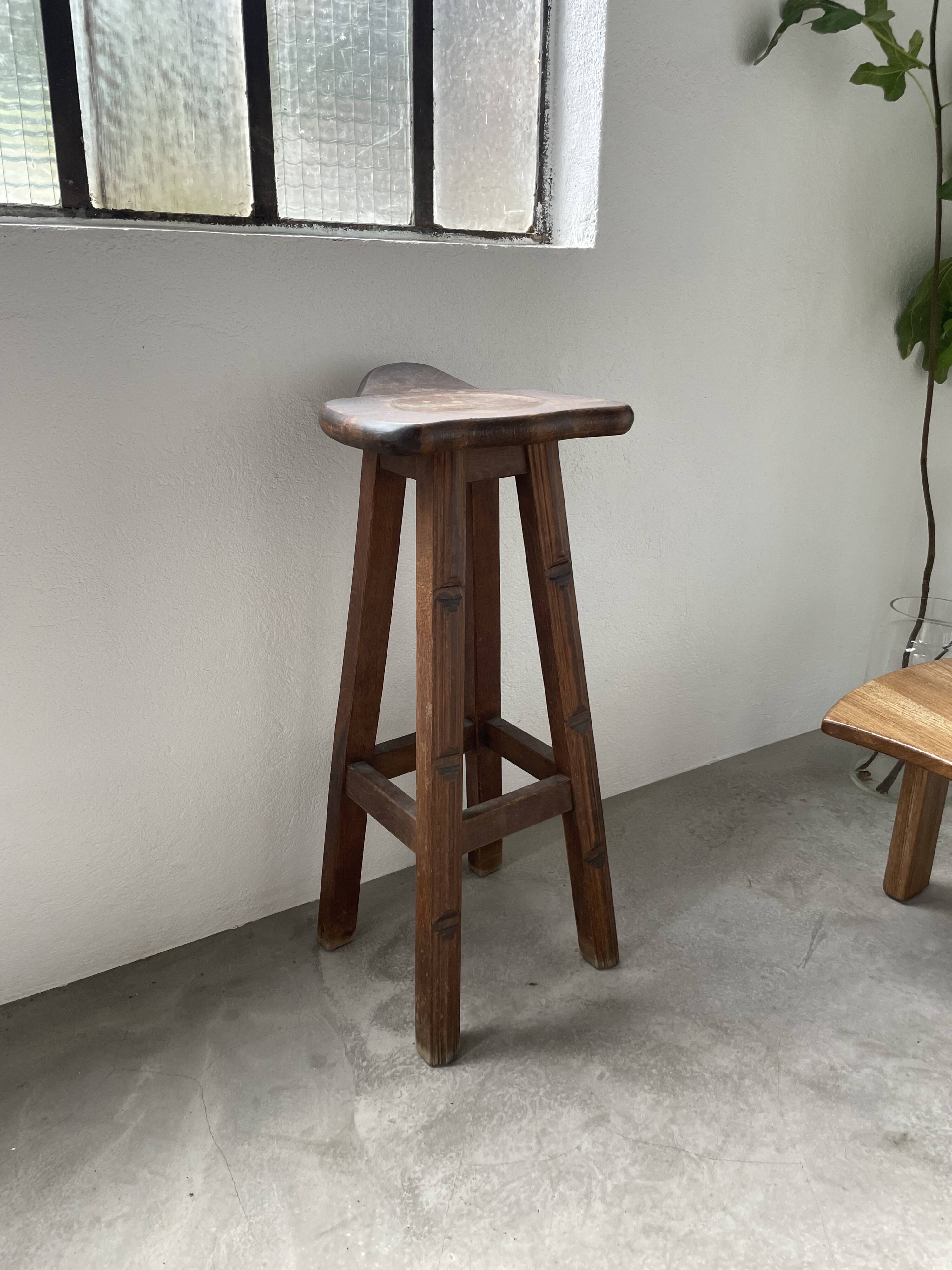 Tabouret haut brutaliste