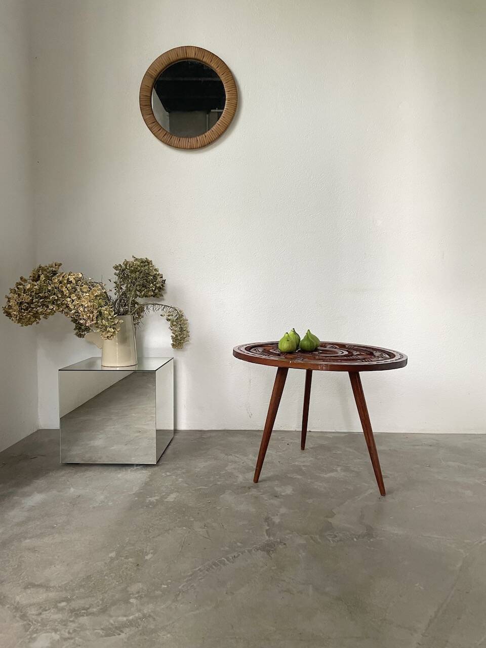 60s tripod coffee table in chiseled wood