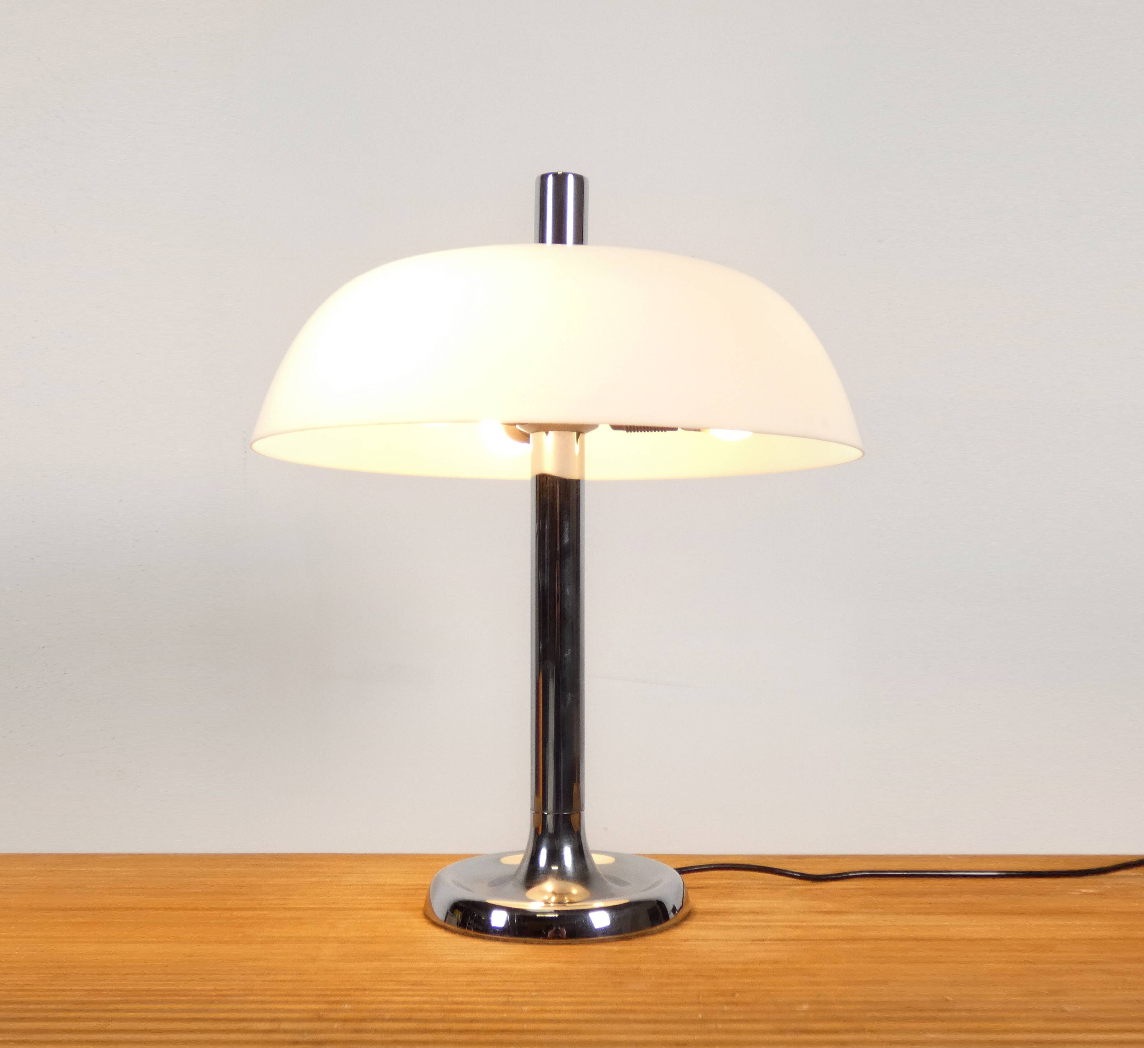 Egon Hillebrand table lamp model 7377