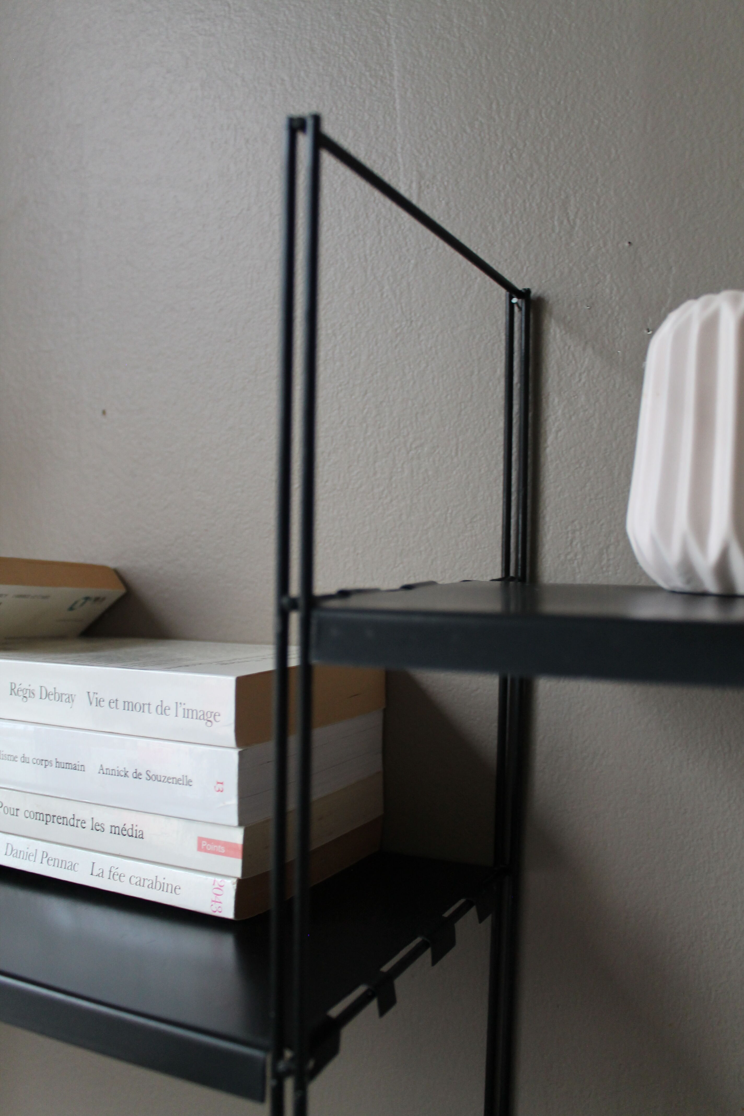 Vintage 'tomado' shelf