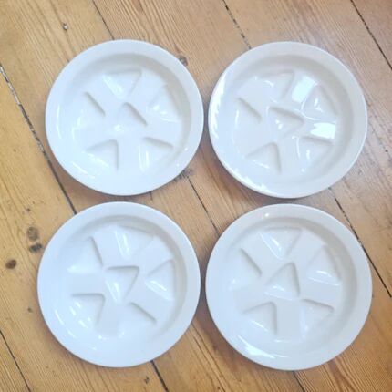 4 assiettes à escargots vintage en porcelaine blanche Pillivuyt