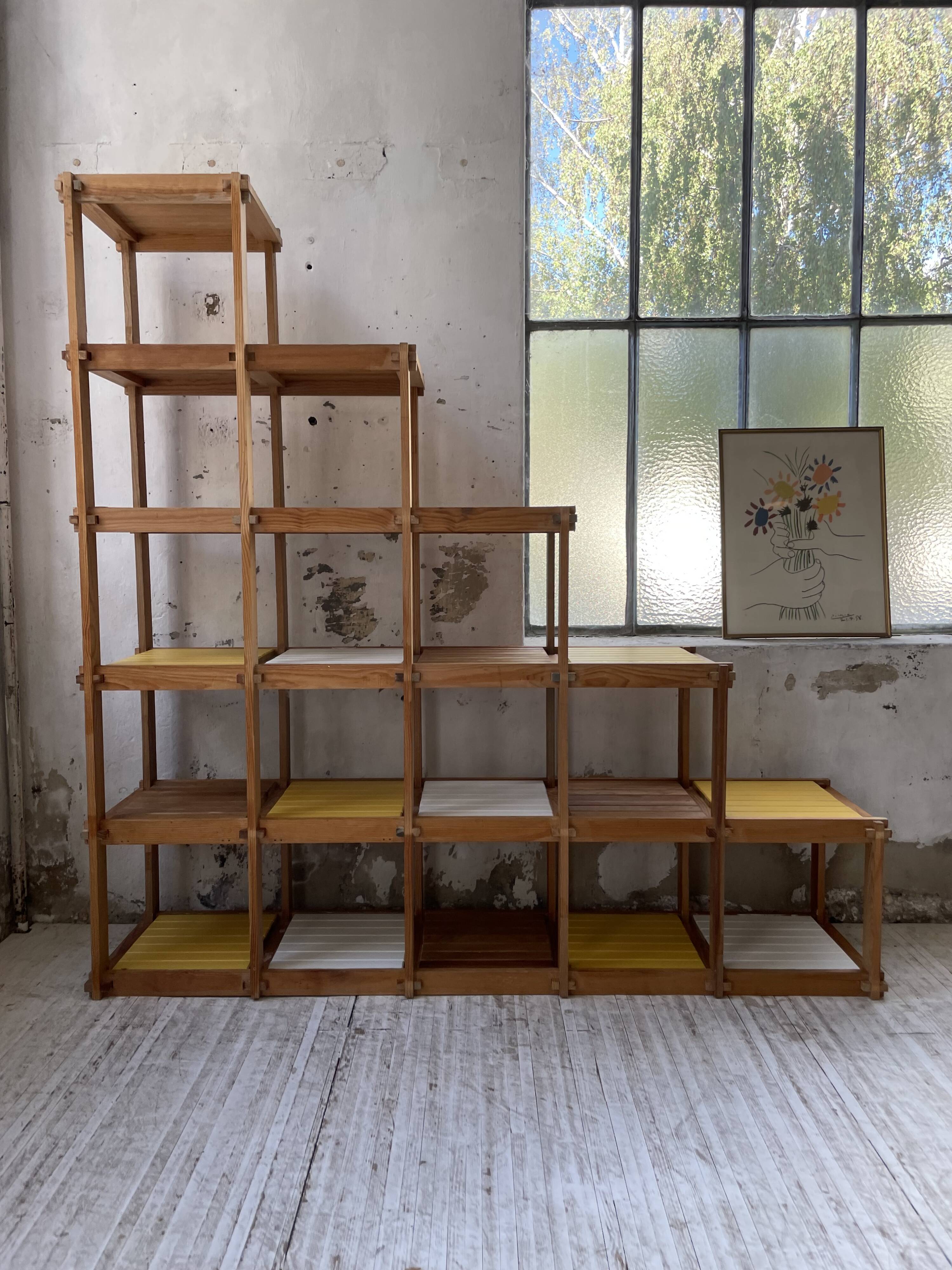 Bauhaus Maison Regain yellow white shelf