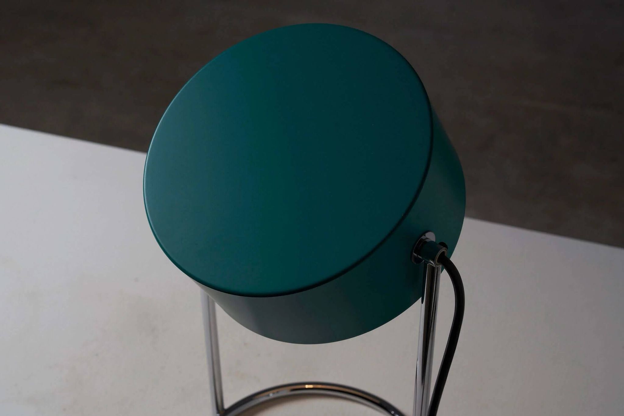 Petrol green table lamp with chromed steel base