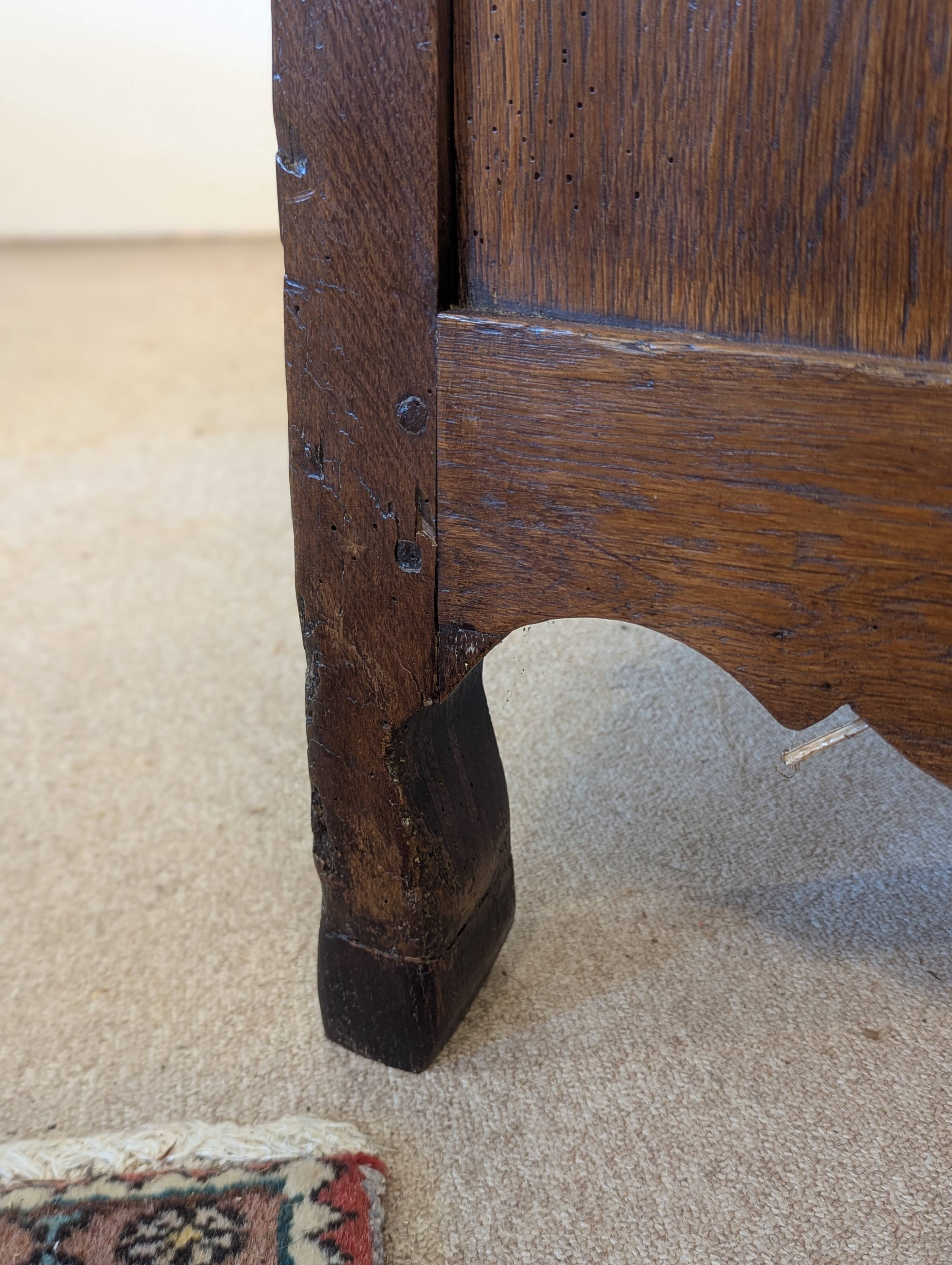 Old country buffet in solid oak – 18th / early 19th century
