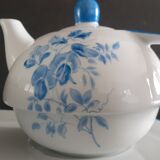 Teapot and cup on tray