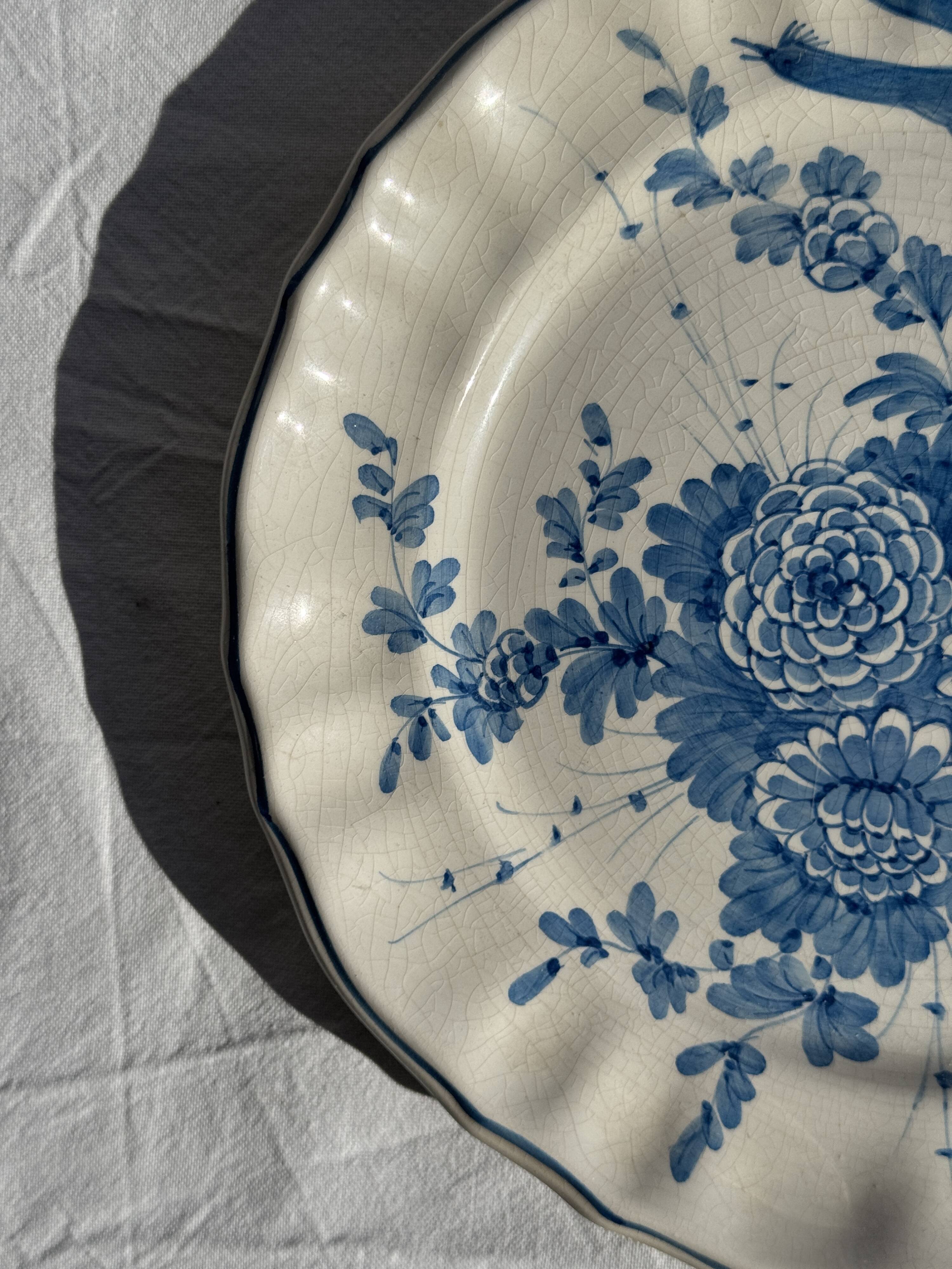 Decorative plate with stylised bird pattern D24.5