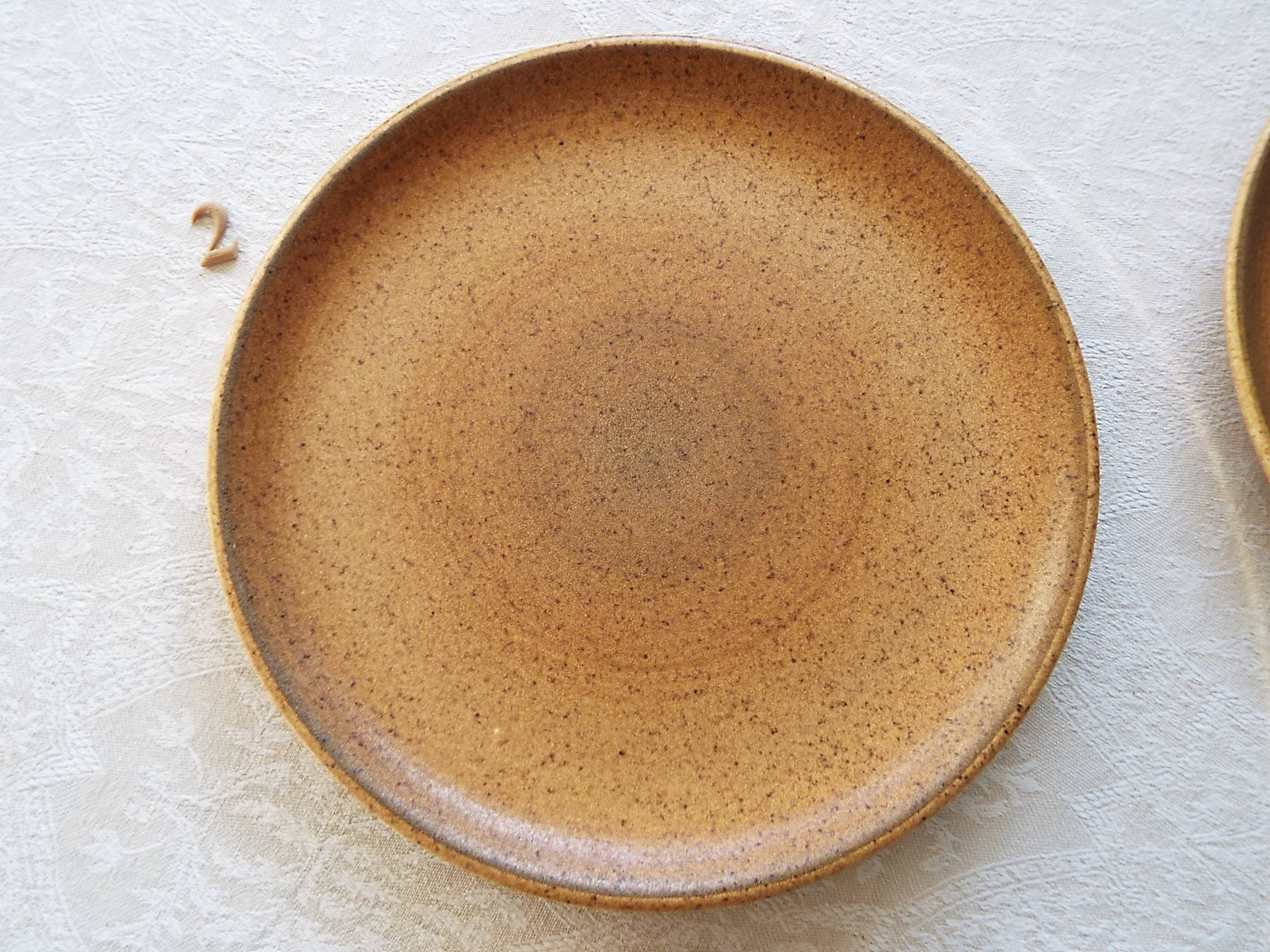4 flat plates in Longchamp stoneware