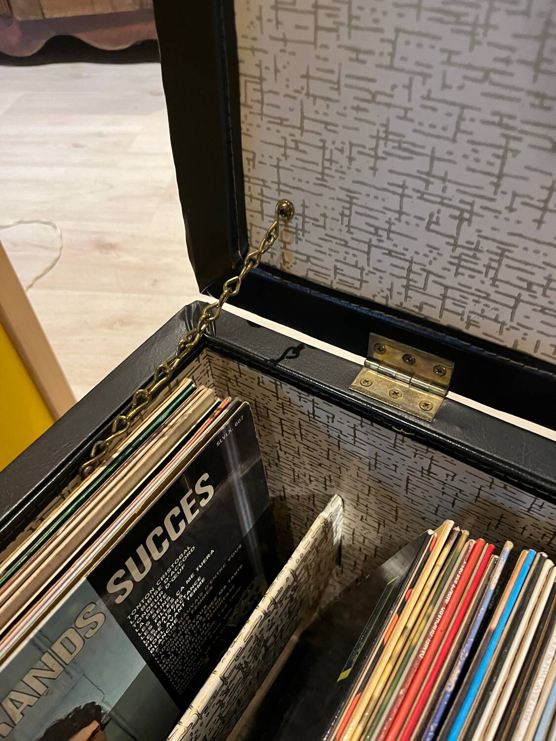 Vinyl storage chest pouf 1970