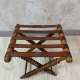 Tray and its folding base