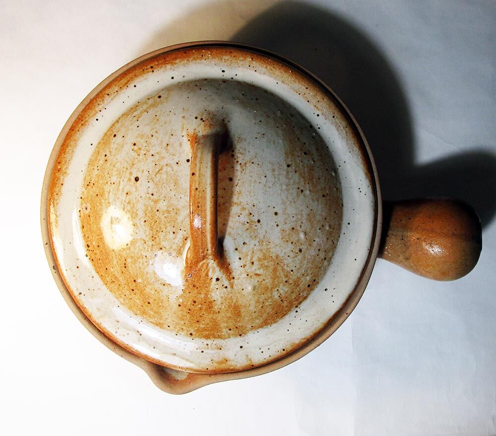 Sandstone pan with lid