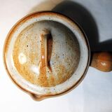 Sandstone pan with lid