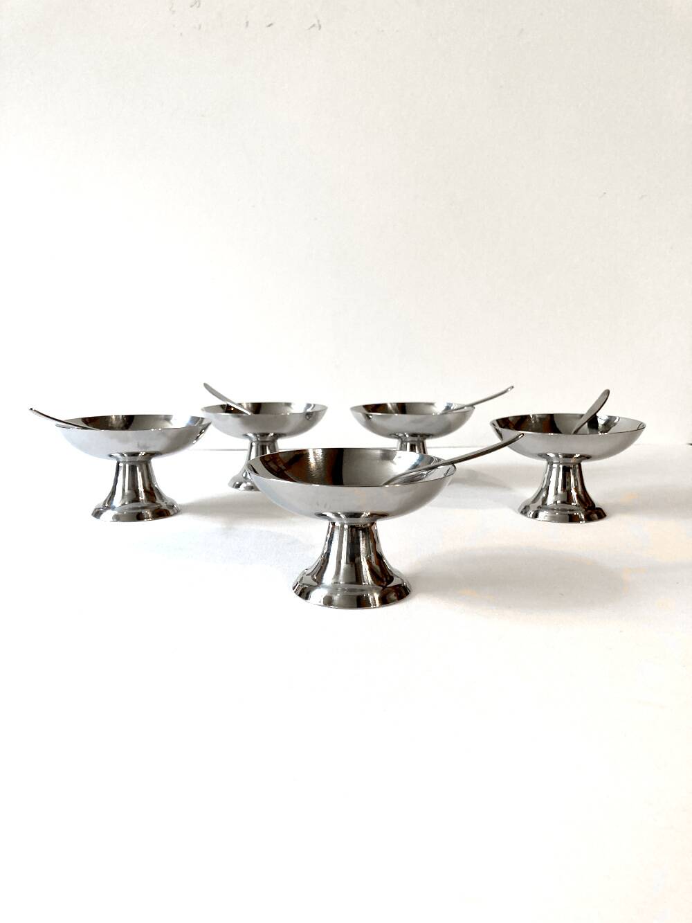 Set of 5 Guy Degrenne stainless steel ice cream cups and spoons