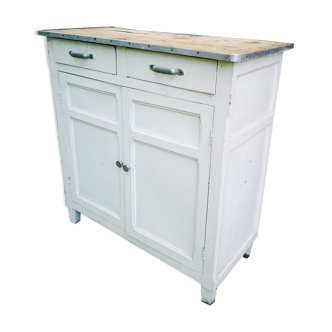 White parisian buffet