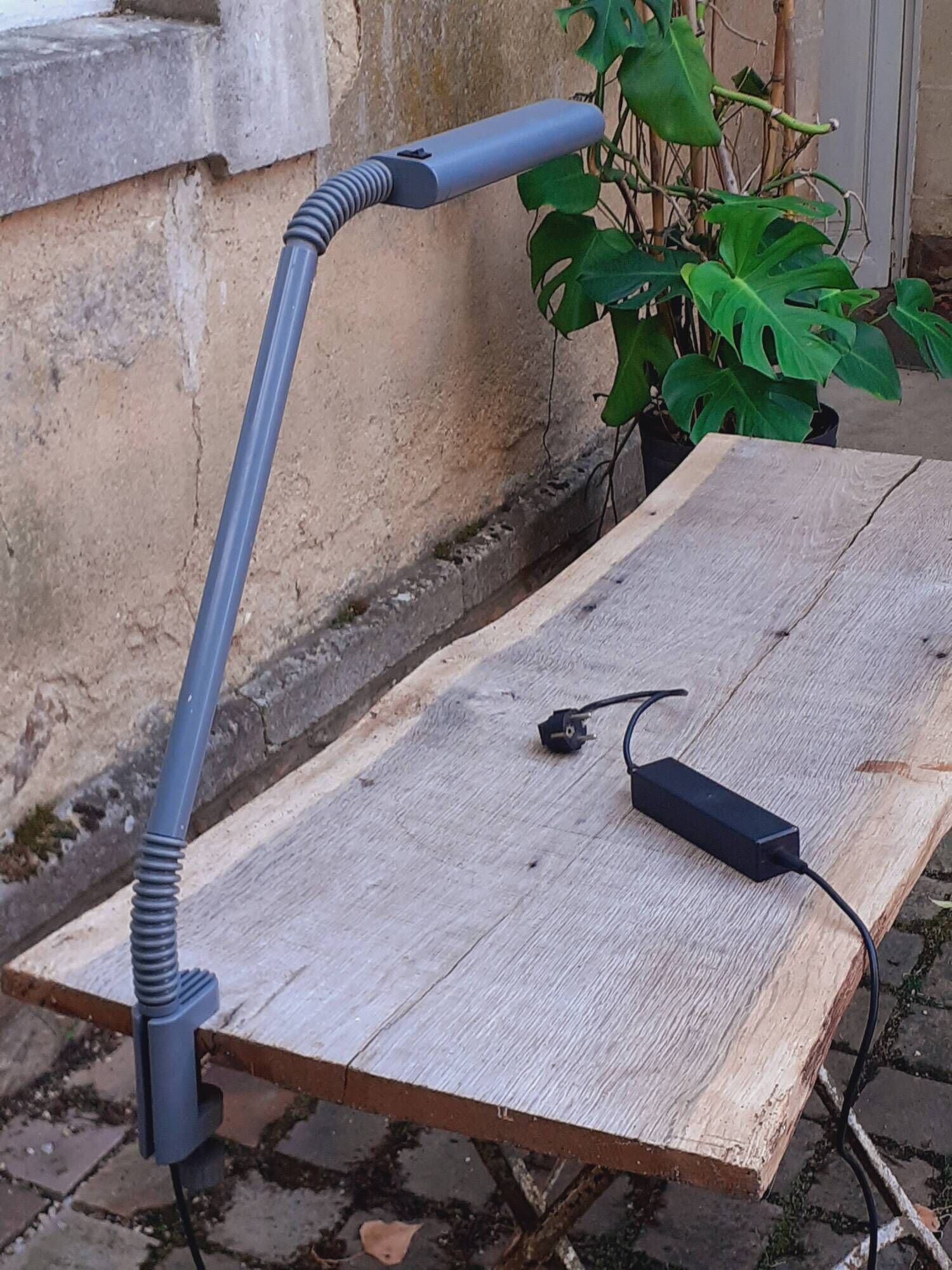 Architect's lamp from the 80s, designed by Philippe Michel for Manade.