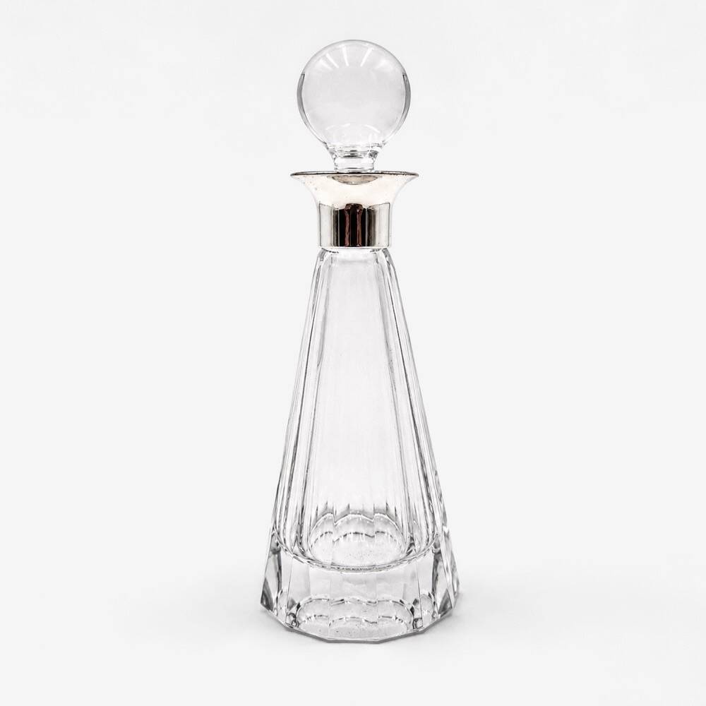 Oil and vinegar bottles in crystal by Paloma Picasso for Villeroy & Boch.