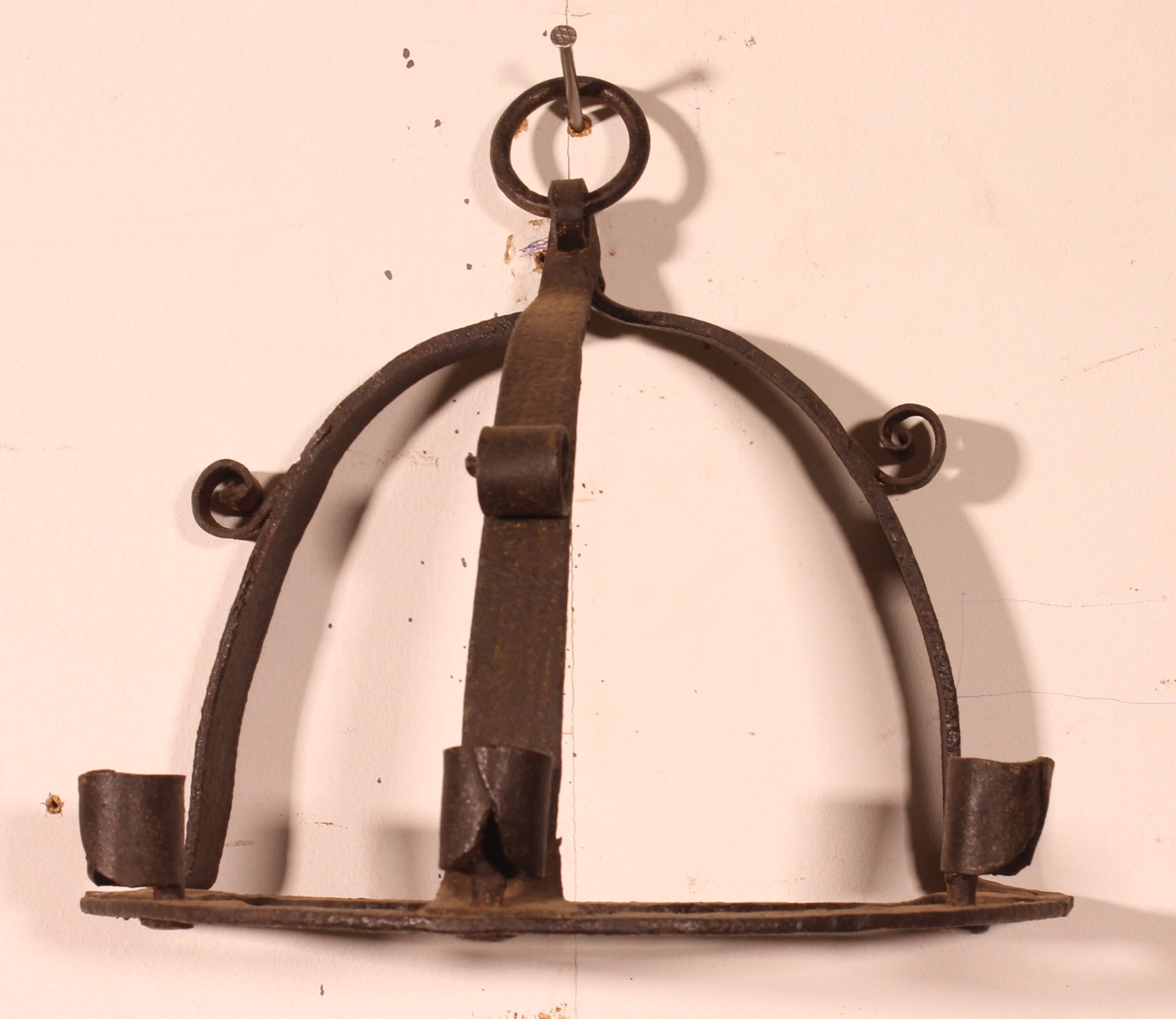 Paire d’appliques en fer forgé de style médieval