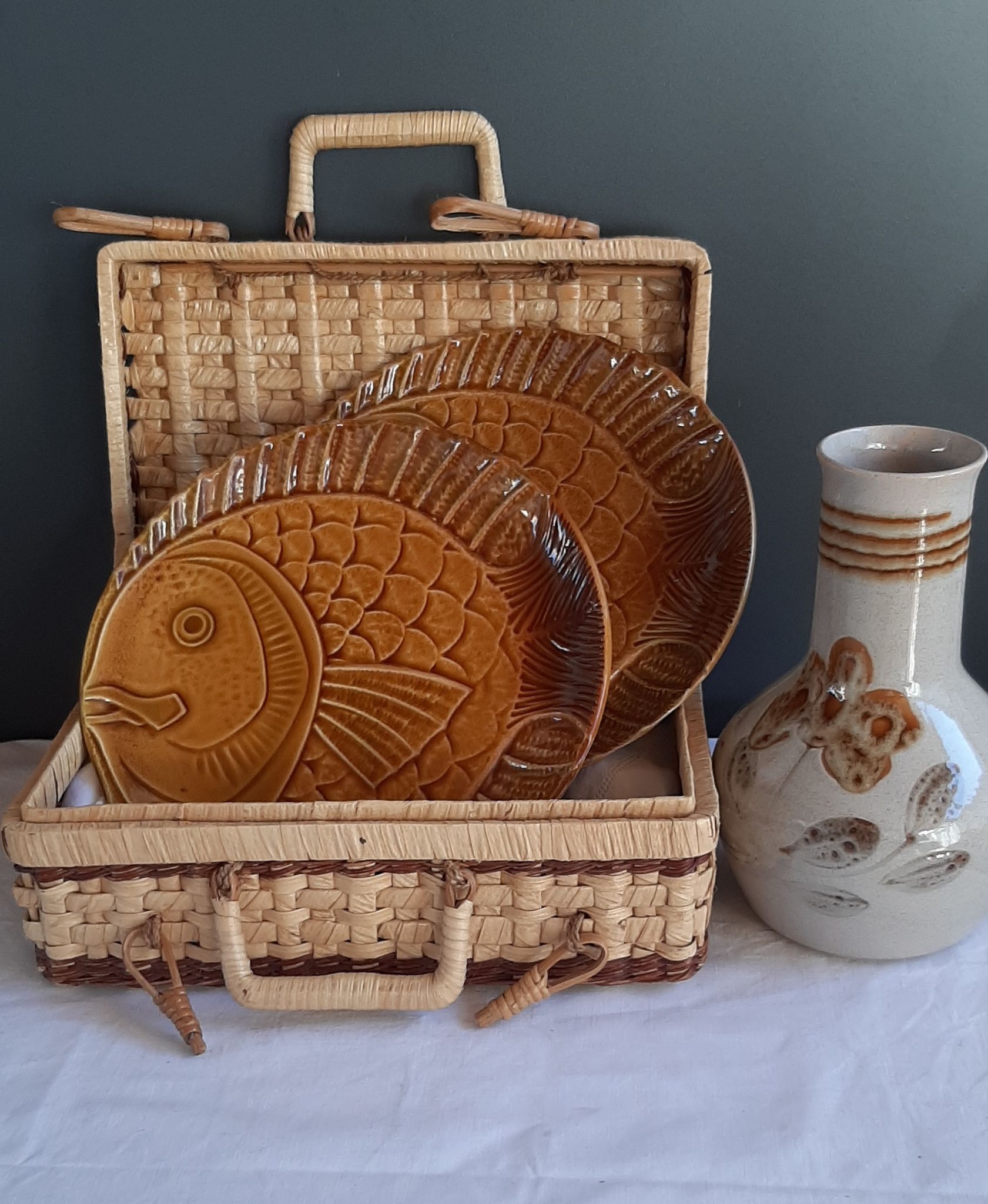 Set of 2 slipware plates