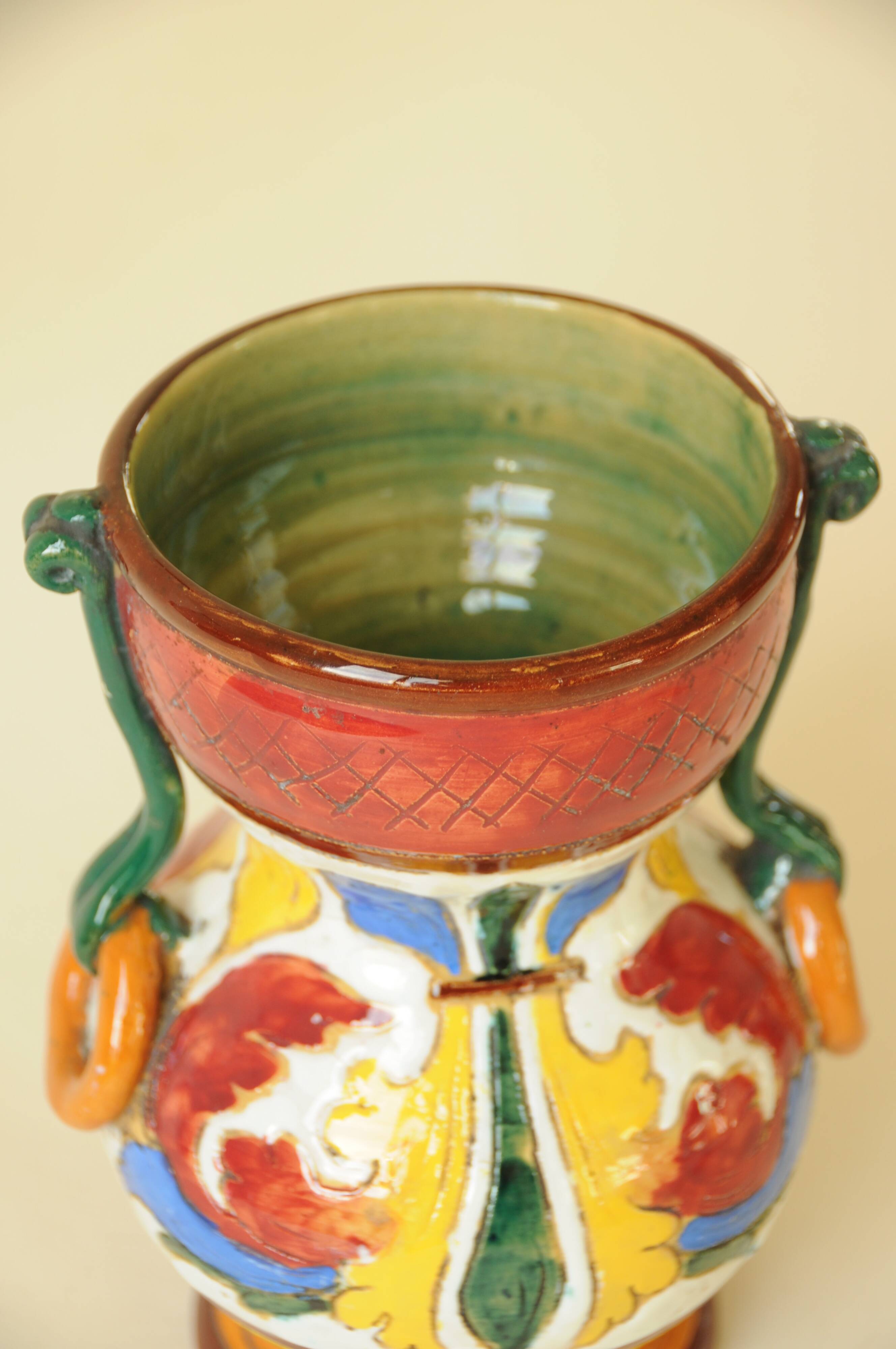 Antique polychrome ceramic vase – Italy 20th century – Handcrafted floral decoration