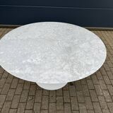 Original round dining table Knoll Tulip (152cm) Carrara