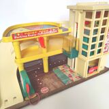 Garage parking Fisher Price 1970